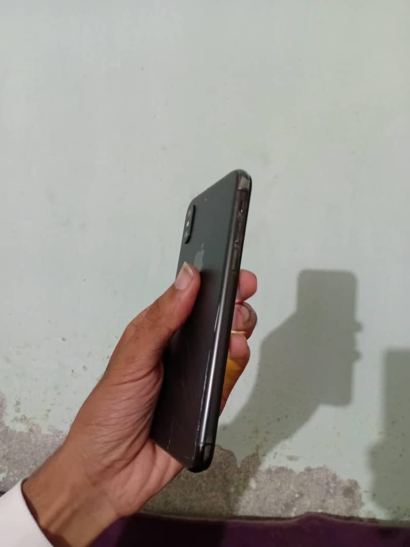 Apple iPhone X 5