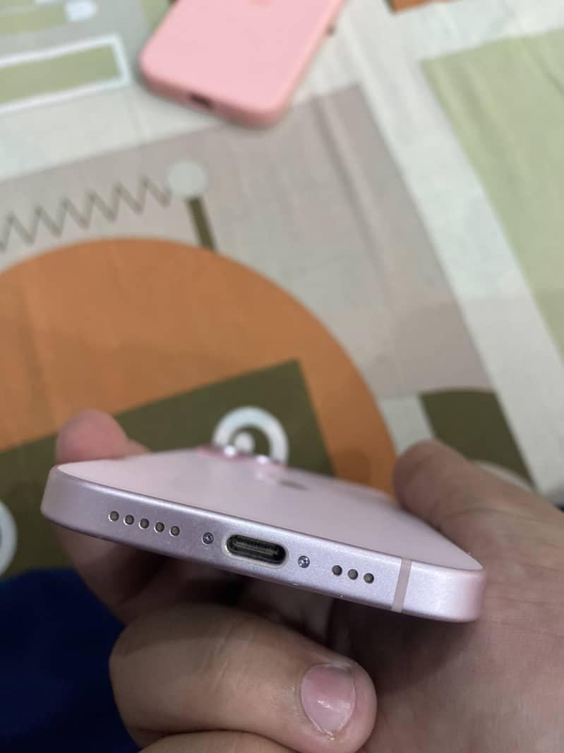 Apple iPhone 15 6