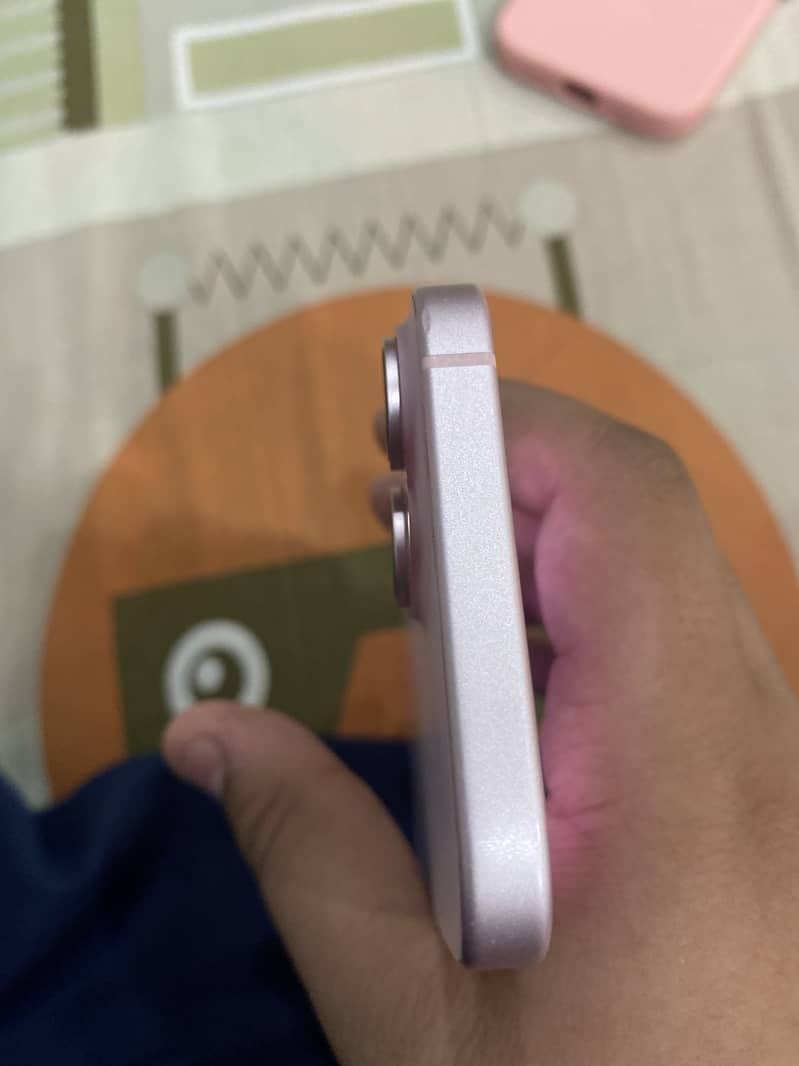 Apple iPhone 15 7