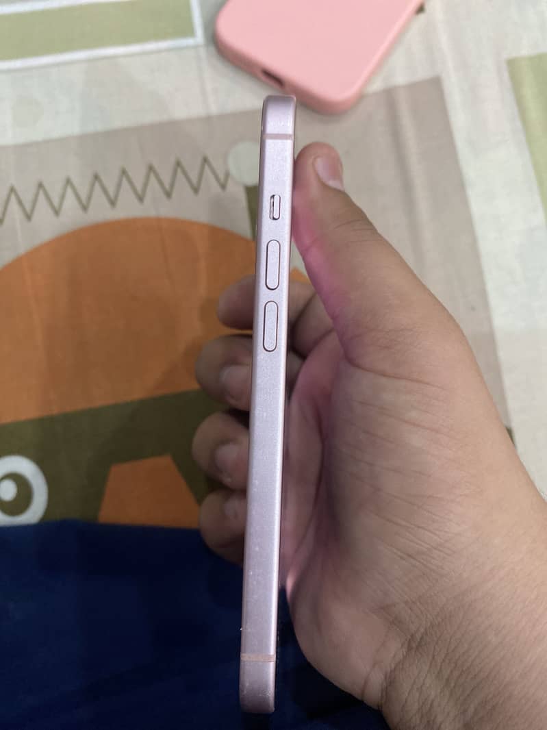 Apple iPhone 15 8