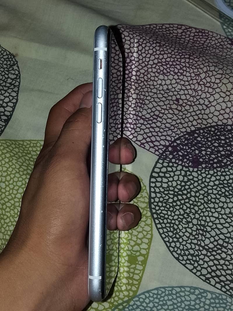 Apple iPhone XR 1