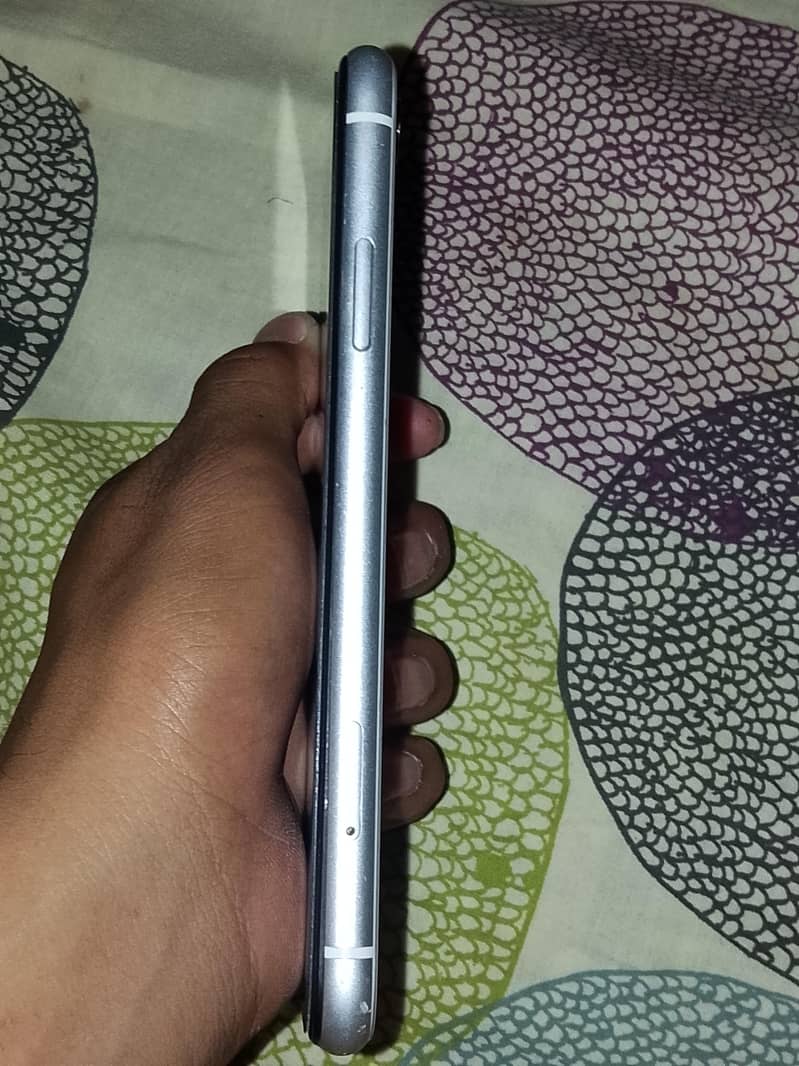 Apple iPhone XR 2