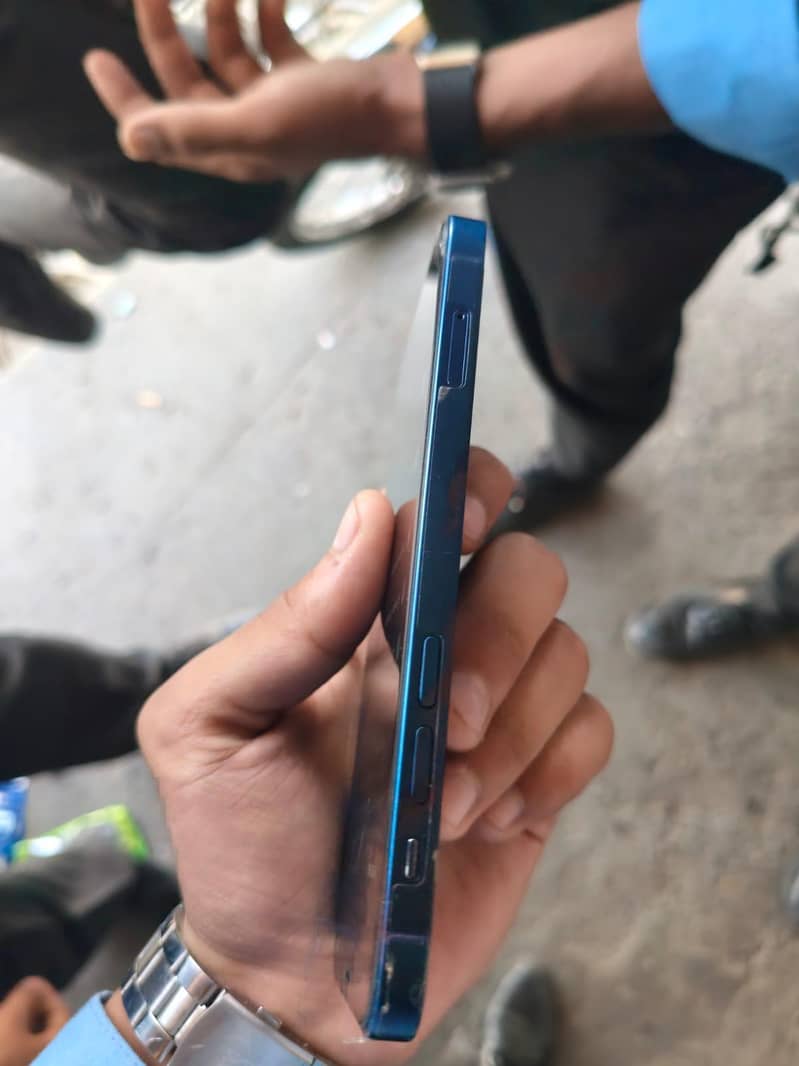 Apple iPhone 12 3