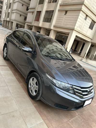 Honda City IVTEC 2016 manual original condition  family used car