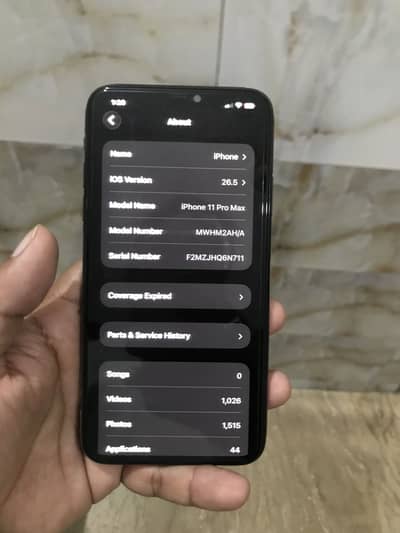 Apple iPhone 11 Pro Max display battry and Face ID message