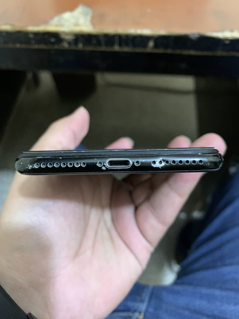 Apple iPhone 7 Plus 2