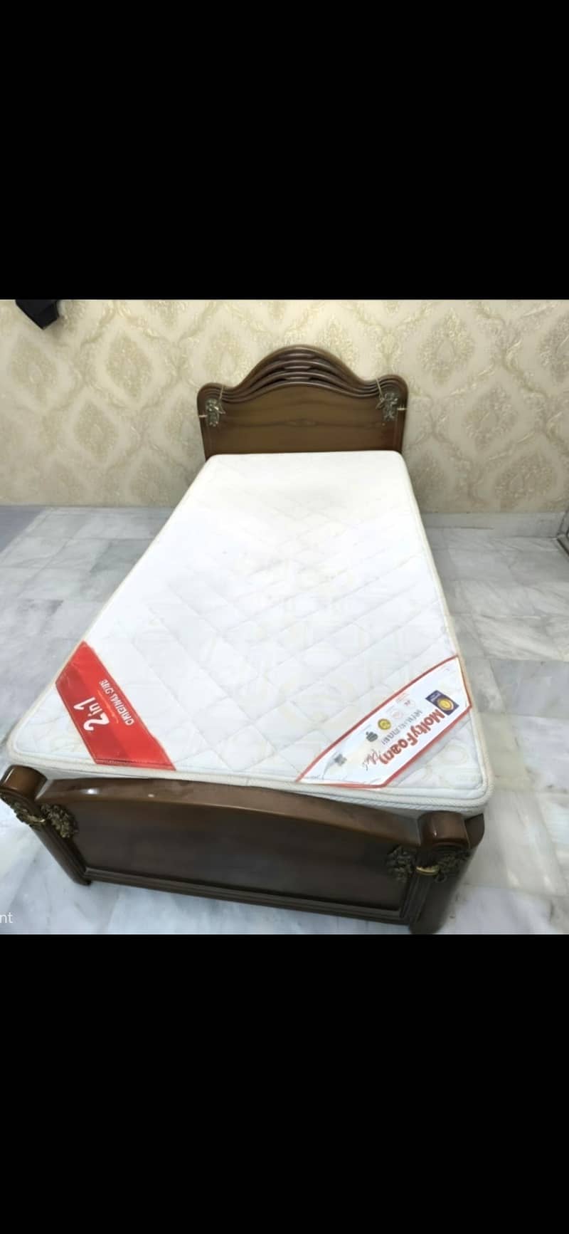 SINGLE BED WITH MATRESS 0
