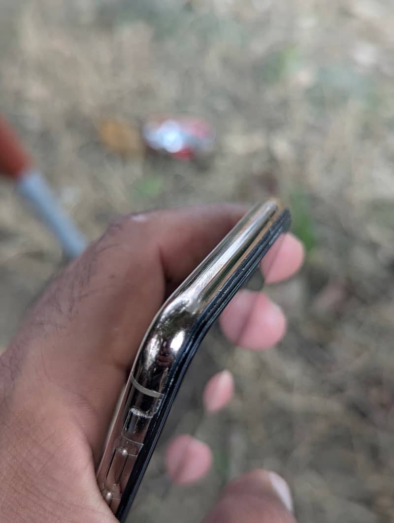 Apple iPhone XS 5