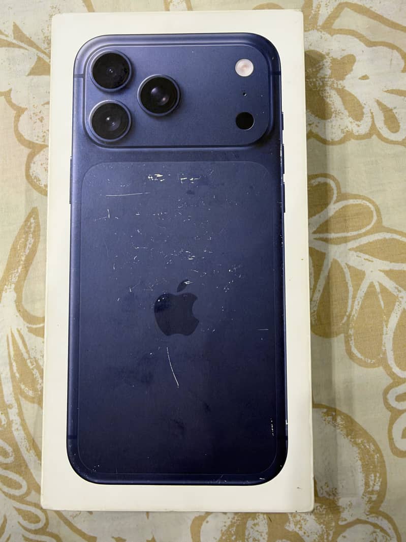 Apple iPhone 17 Pro Max 1