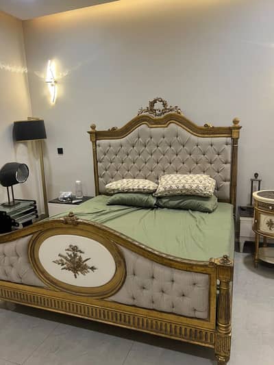 Gultex Furniture bed set