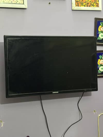 Original Samsung LCD 32 inch with digital box