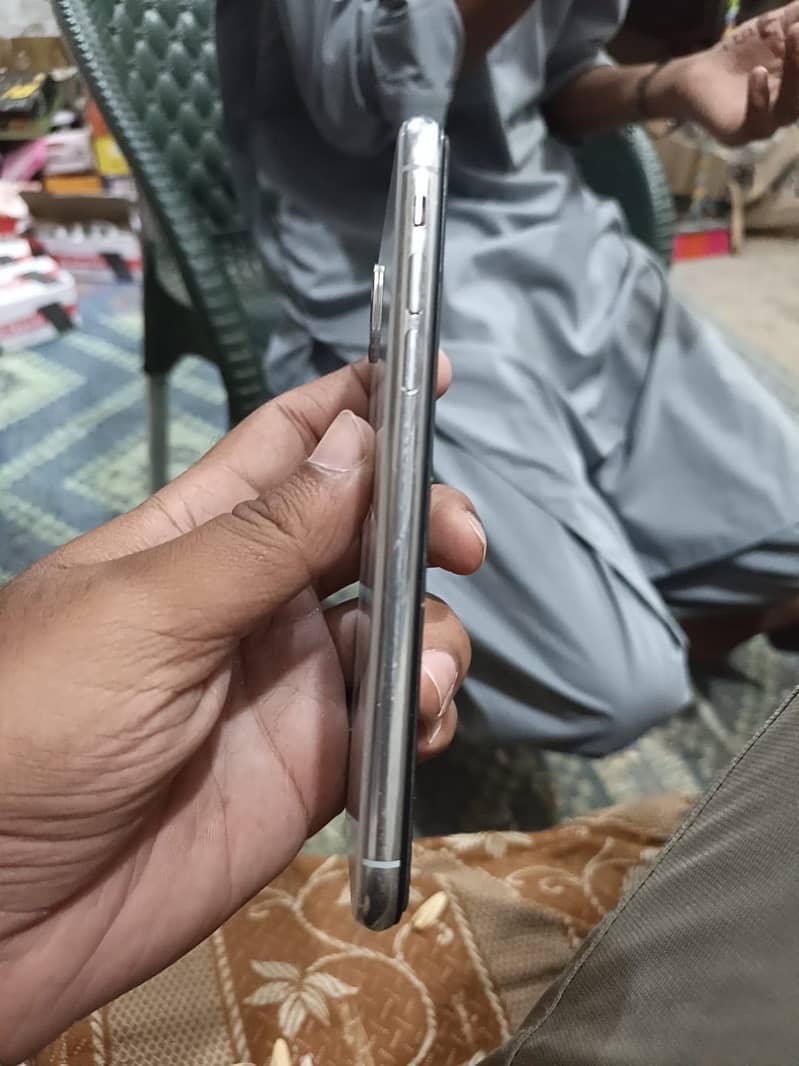 Apple iPhone X 2