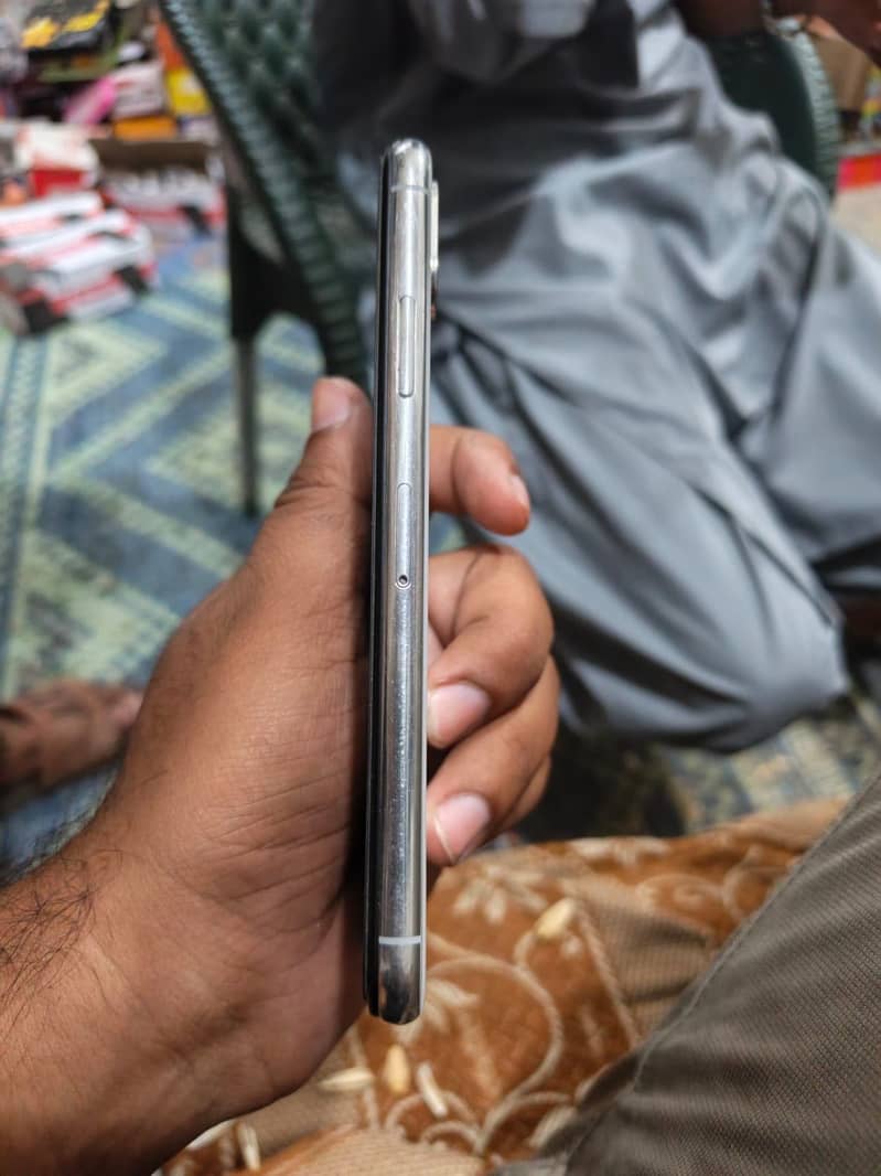Apple iPhone X 5