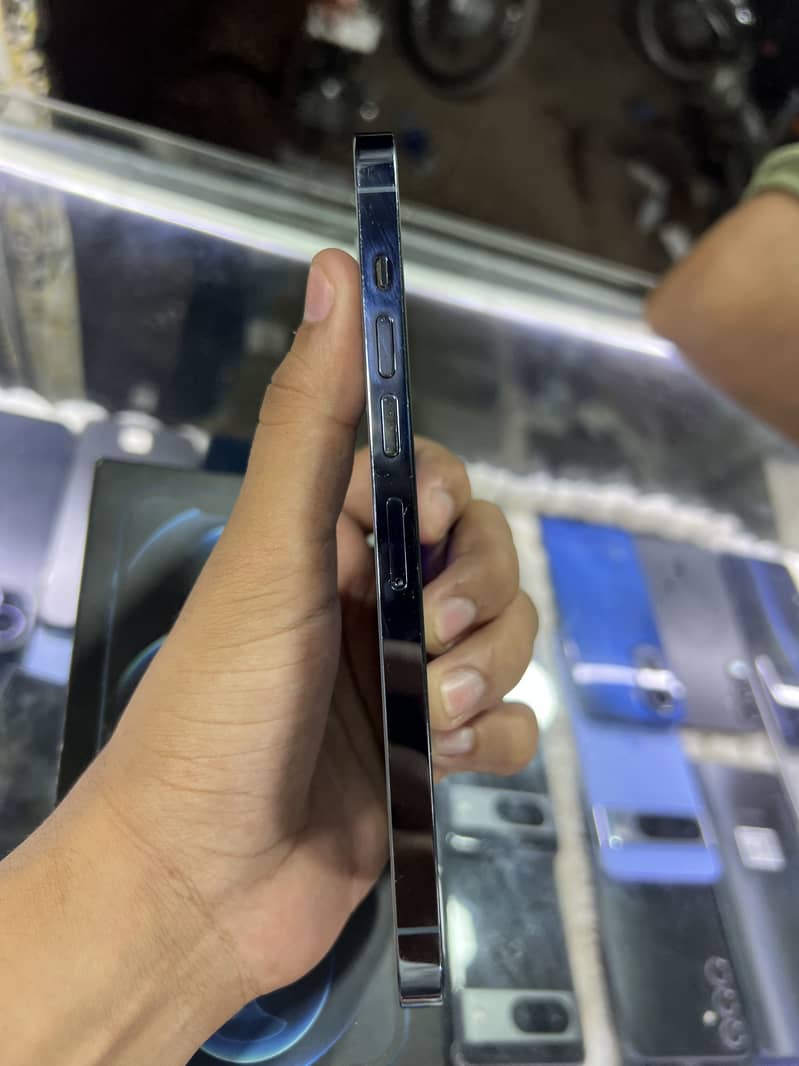 Apple iPhone 13 Pro Max 3