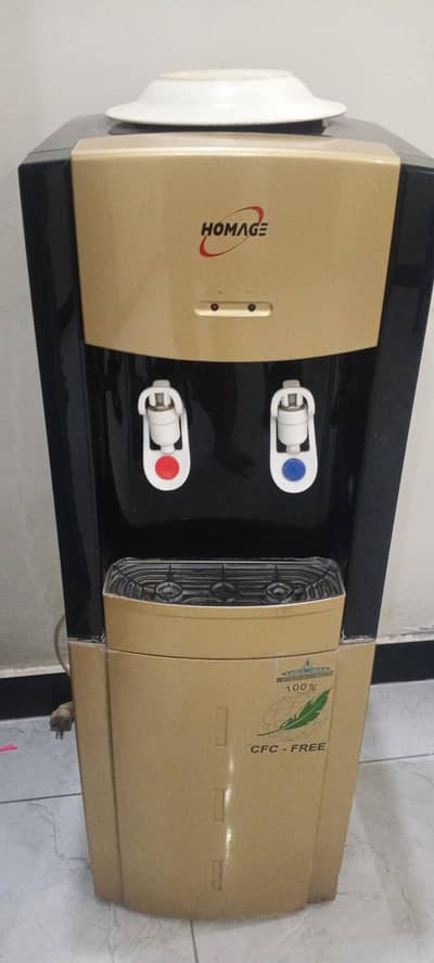 dispenser in excellent condition