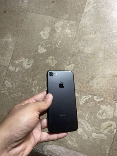 Apple iPhone 7