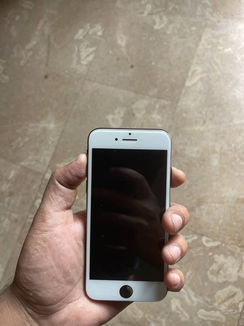 Apple iPhone 7 3