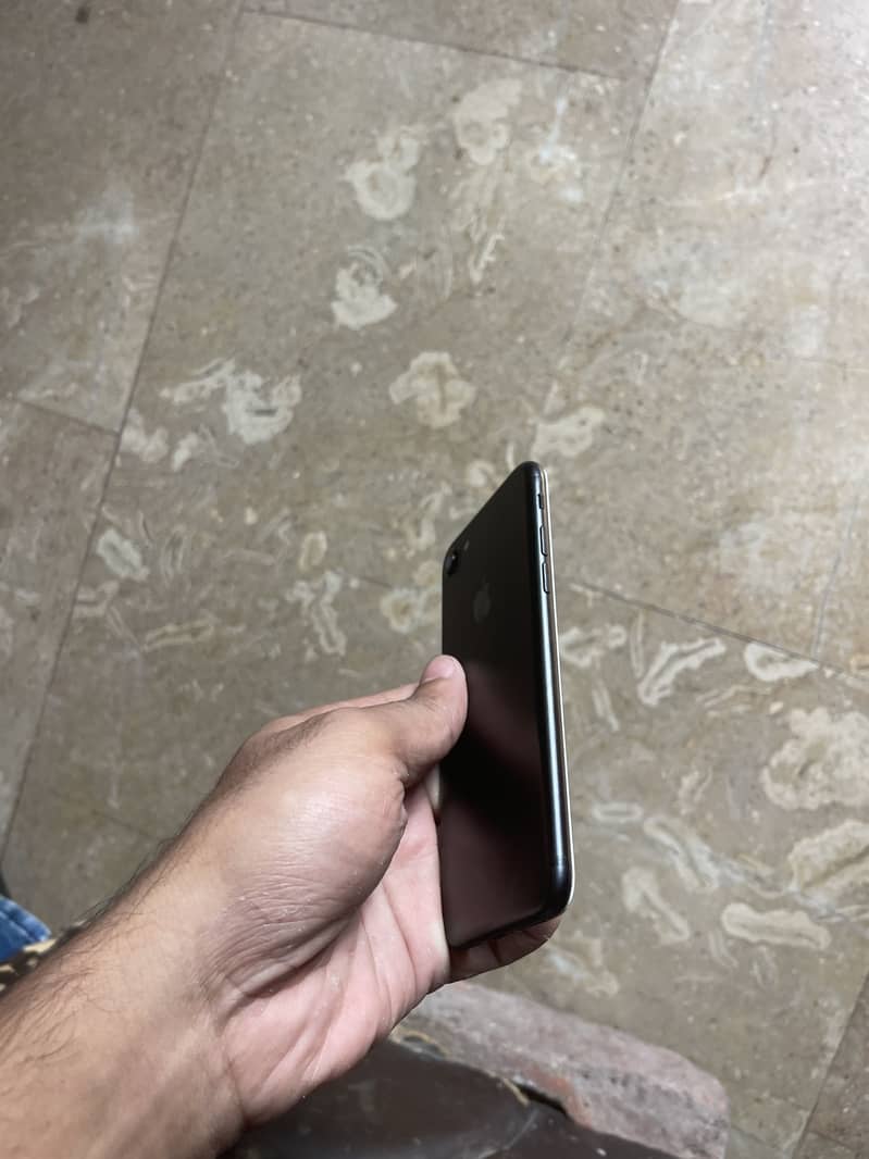 Apple iPhone 7 5