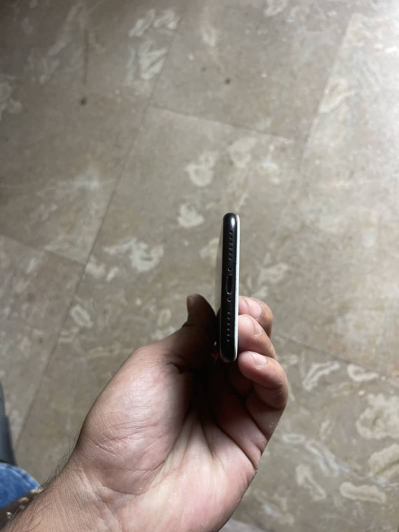 Apple iPhone 7 7