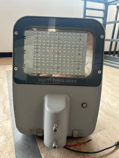 2 item GET Technologies Solar LED Street Light for Sale 120W