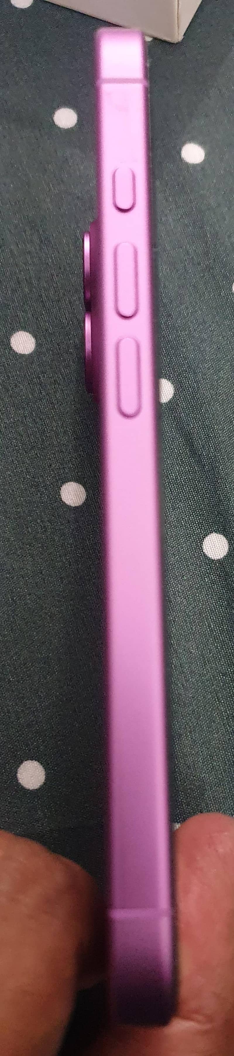 Apple iPhone 16 2