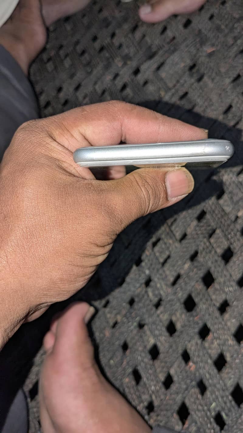 Apple iPhone 8 0