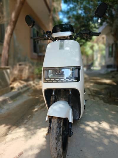 electric scooty Saige N300 Scooty For sale urgent
