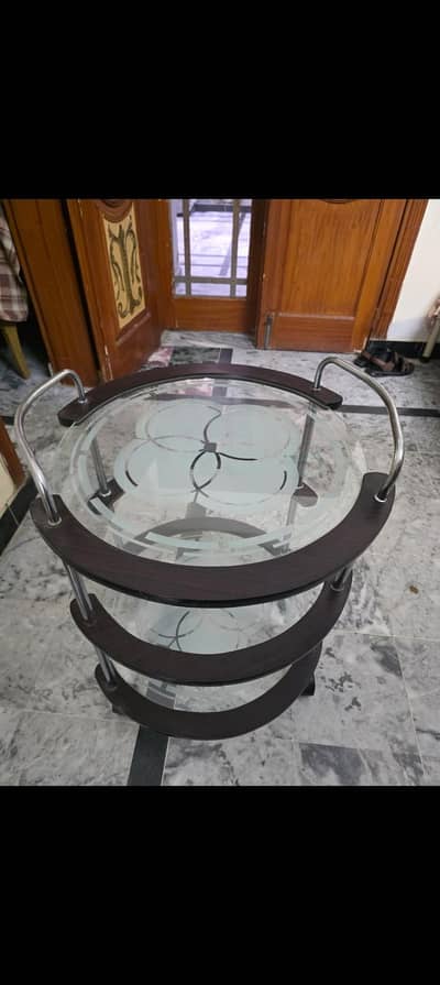 tea troly for sale 1 glass missing
