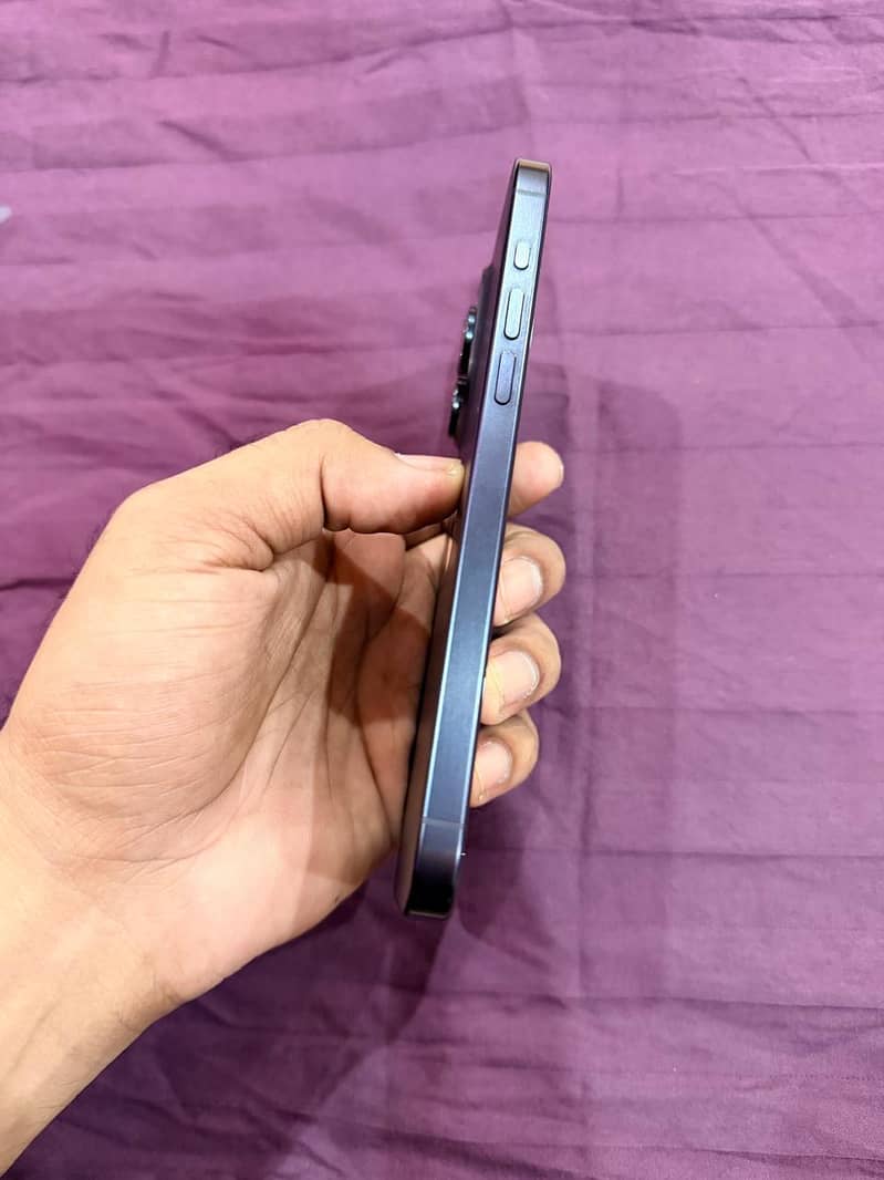 Apple iPhone 15 Pro Max 1