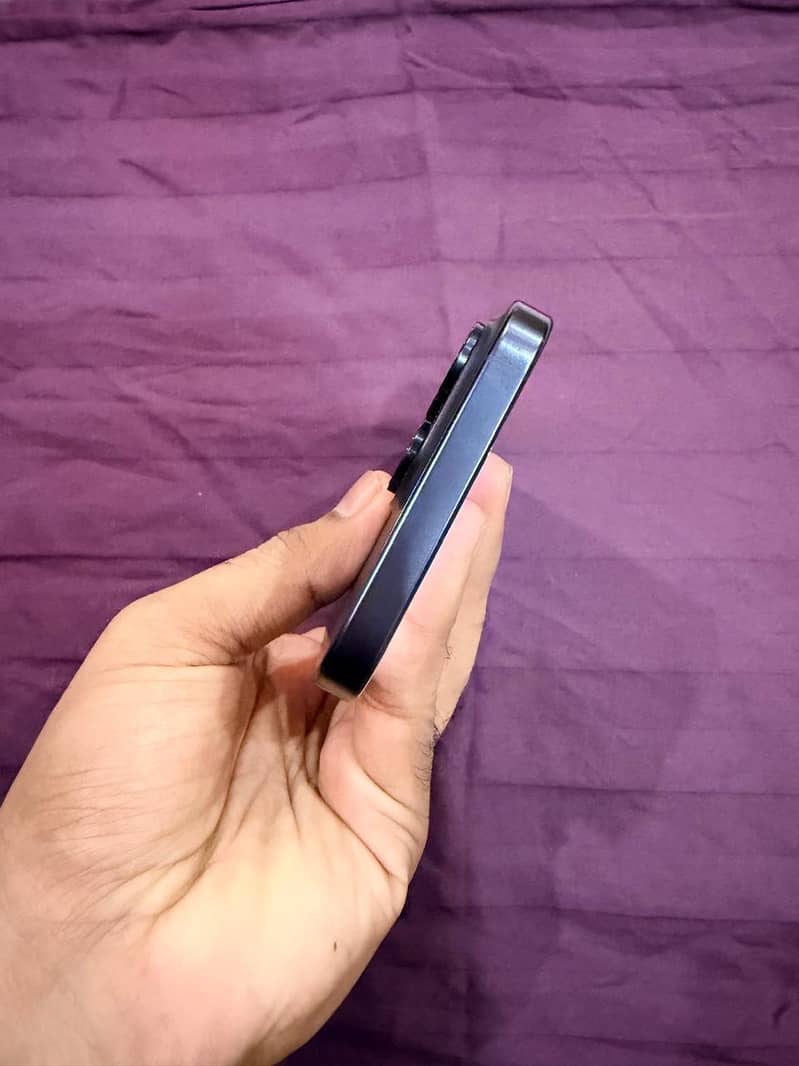Apple iPhone 15 Pro Max 2