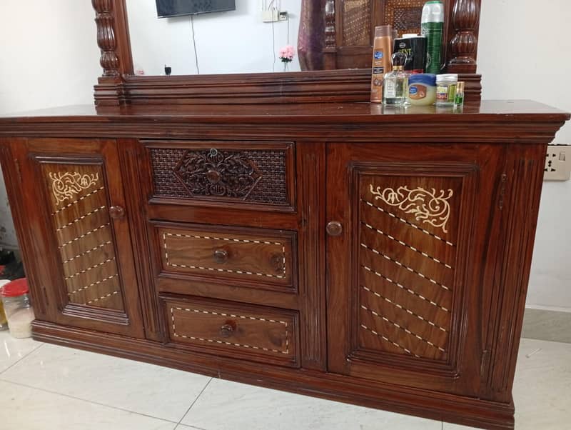 bed set with dressing table 7