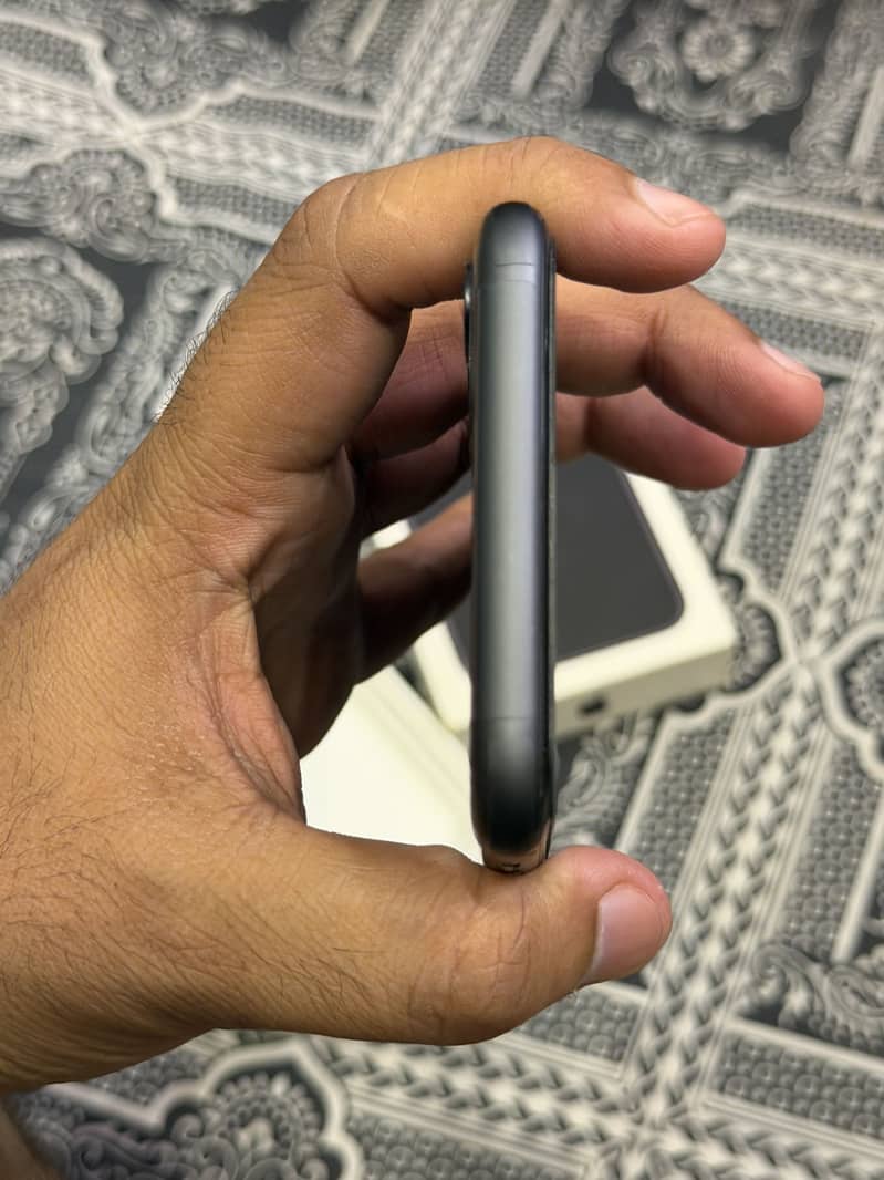 Apple iPhone 11 Pro 3