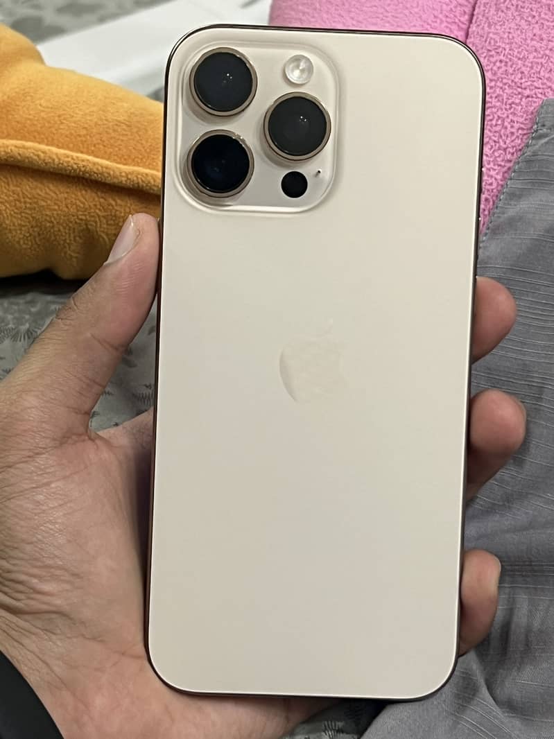 Apple iPhone 16 Pro Max 0