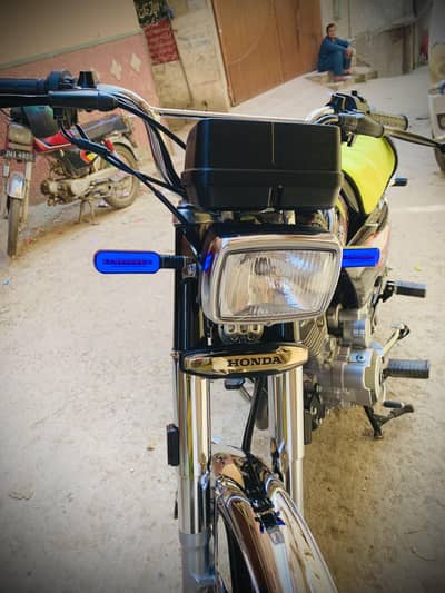 Honda 125 Gold edition