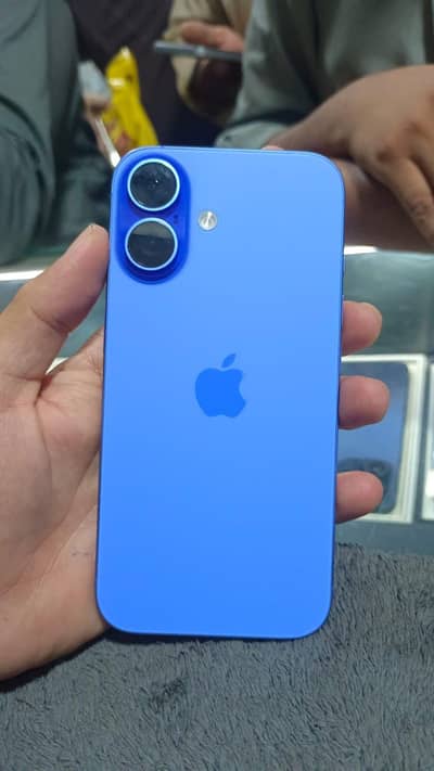 Apple iPhone 16