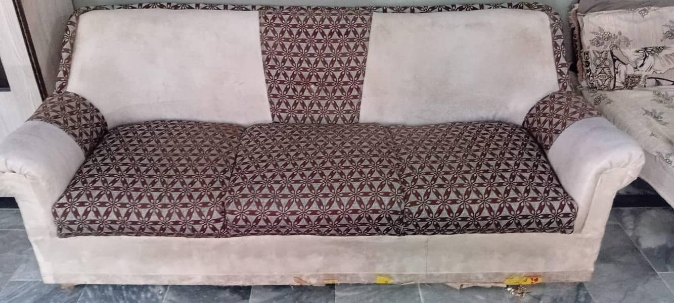 Sofa set 5 seater 4