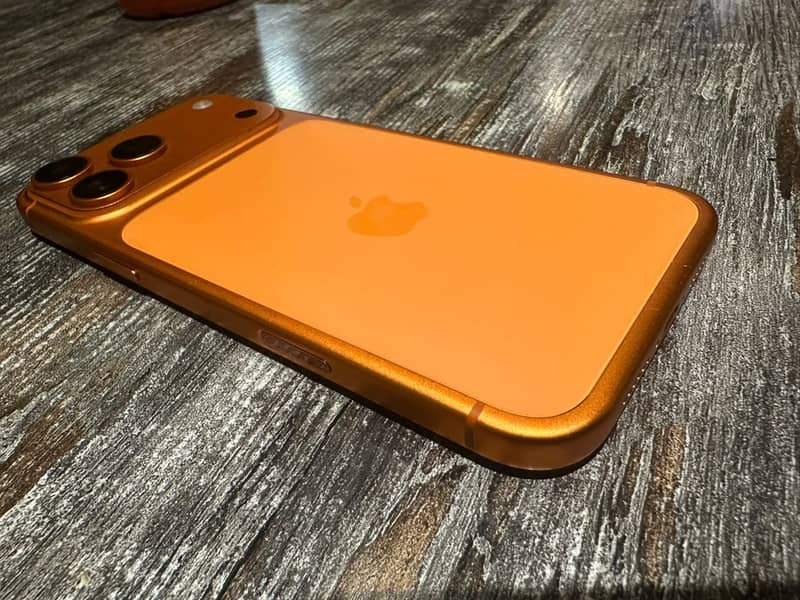 Apple iPhone 17 Pro Max 2