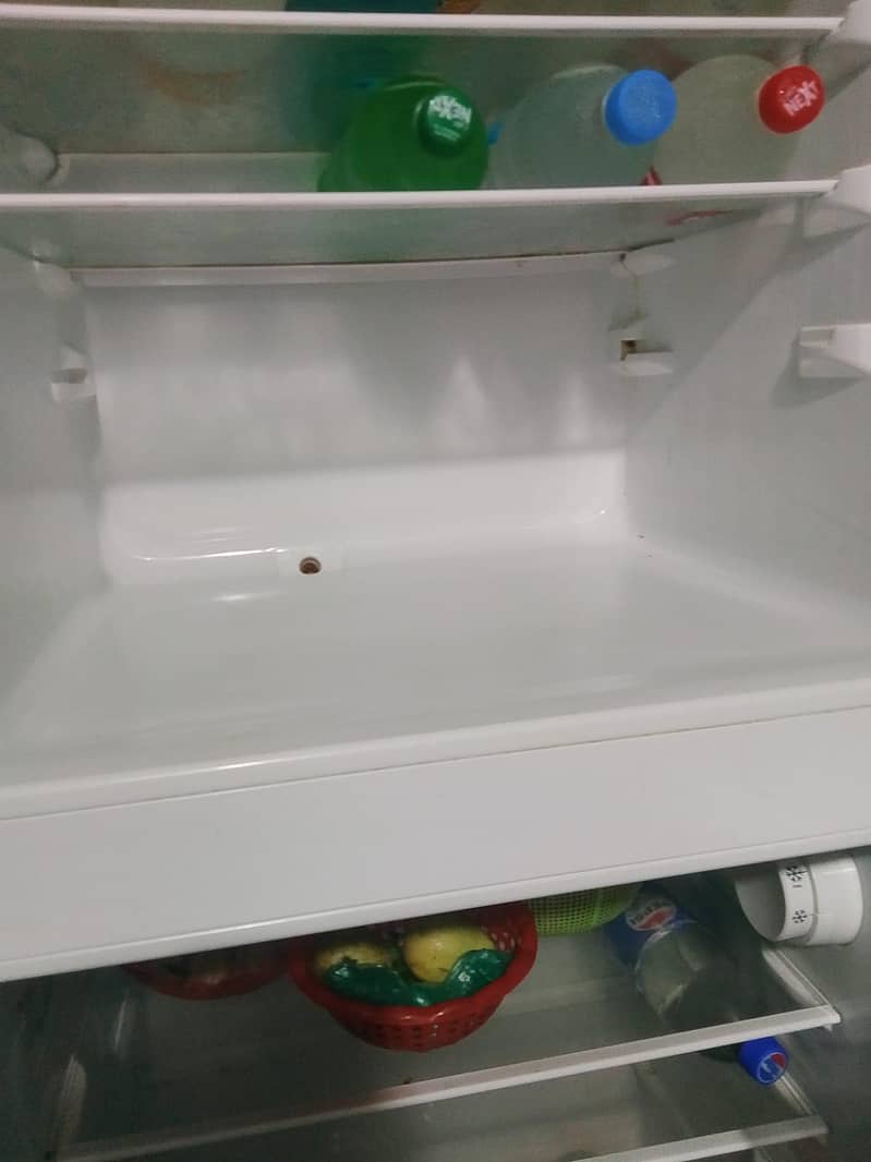Dawlance medium fridge 4