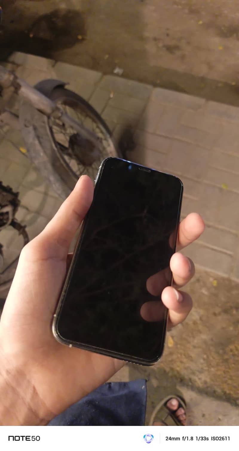 Apple iPhone 11 Pro 1