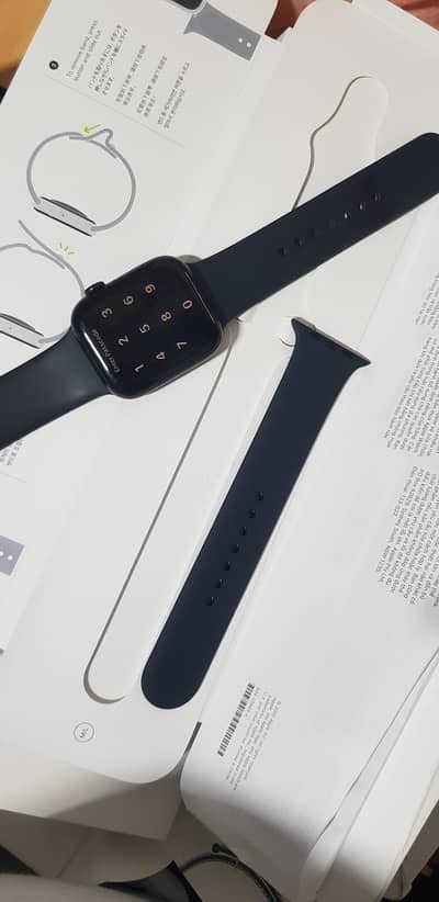 Apple watch 45 mm full box, unused belt, original self buy Malaysia