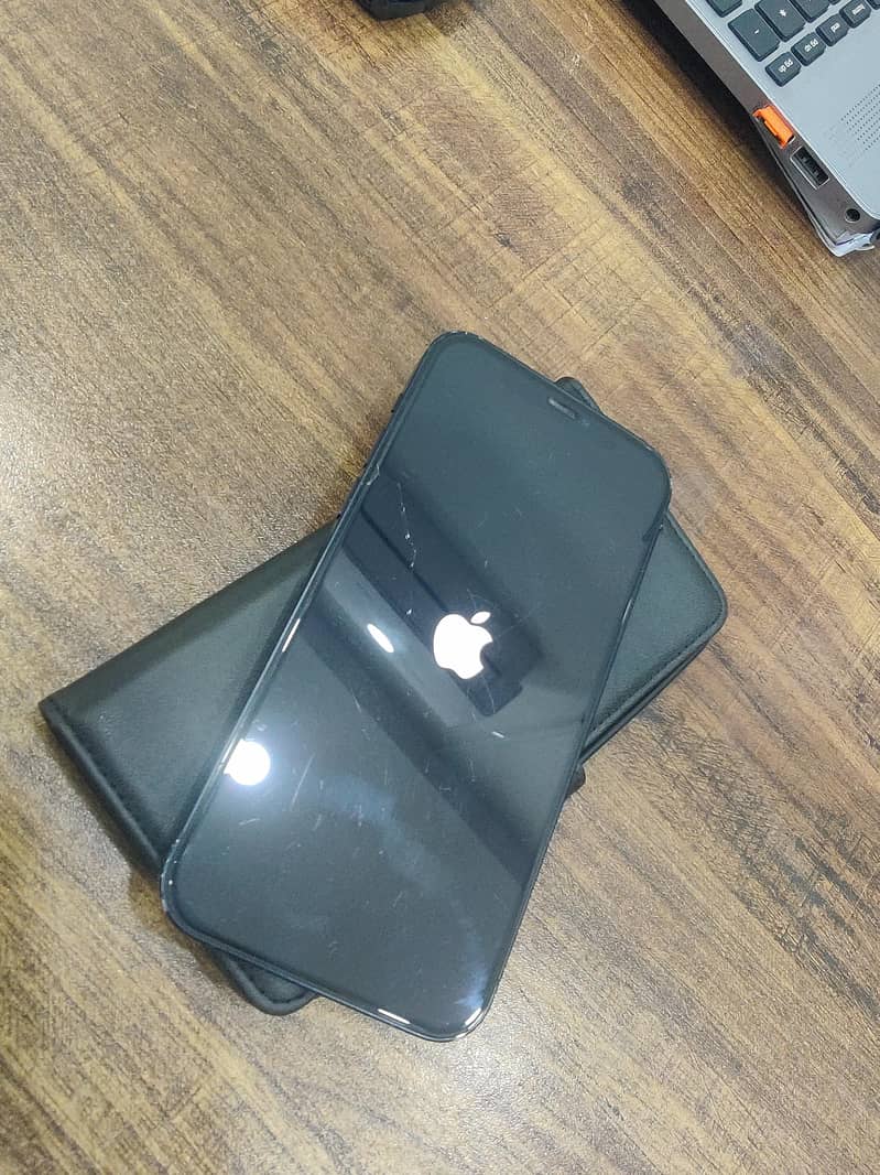 Apple iPhone 12 1