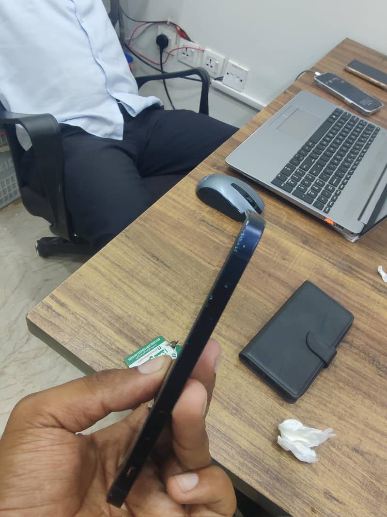 Apple iPhone 12 3