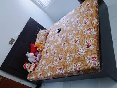 wooden king size bed with mattress