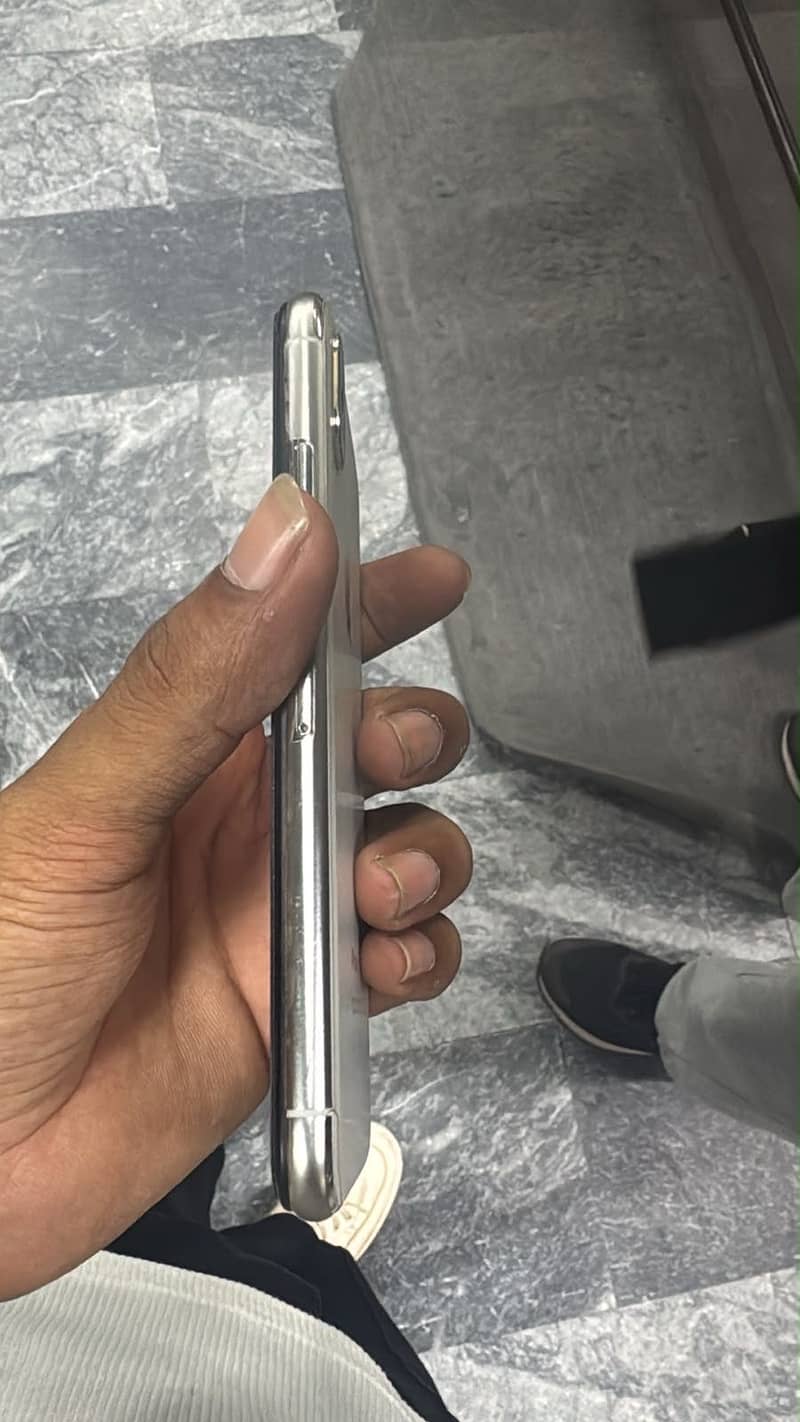 Apple iPhone X 1