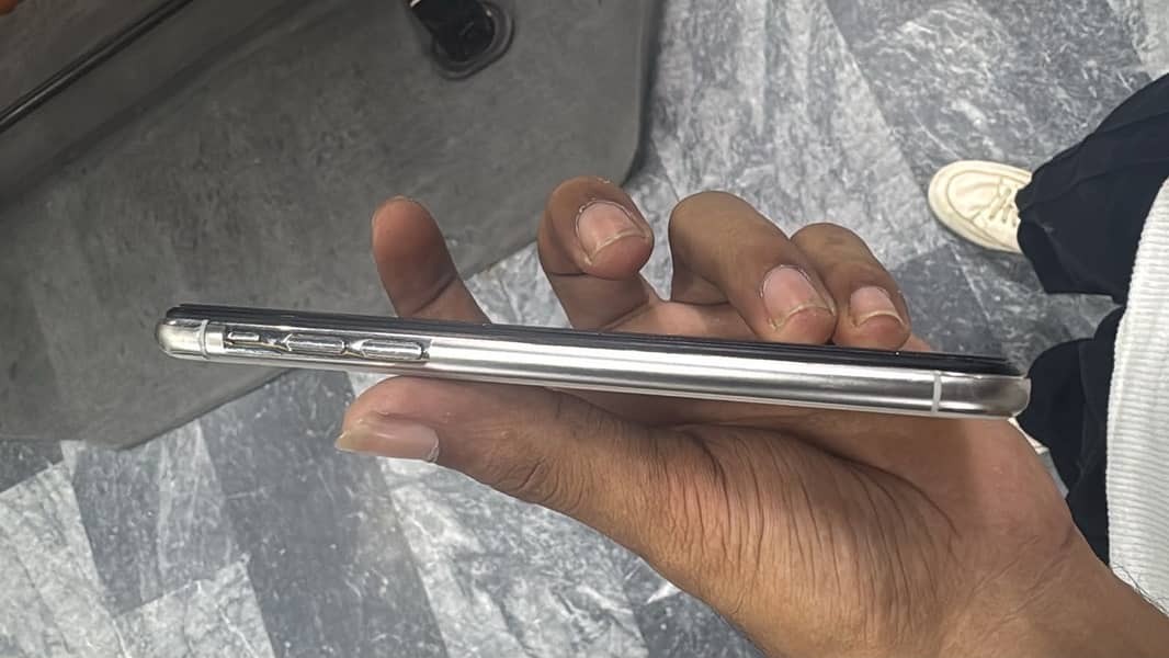 Apple iPhone X 2