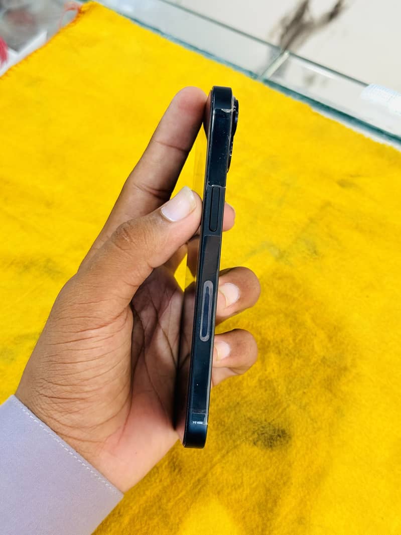 Apple iPhone 14 2
