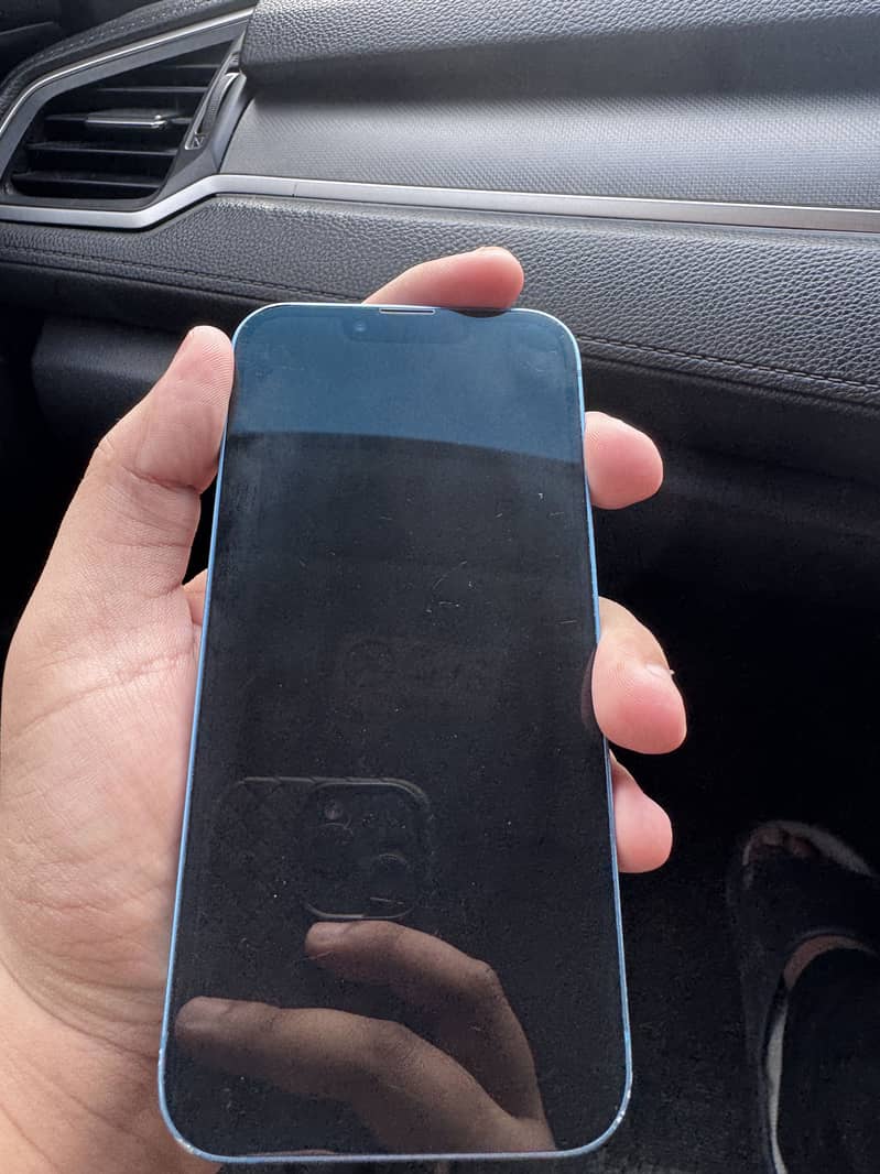Apple iPhone 13 9