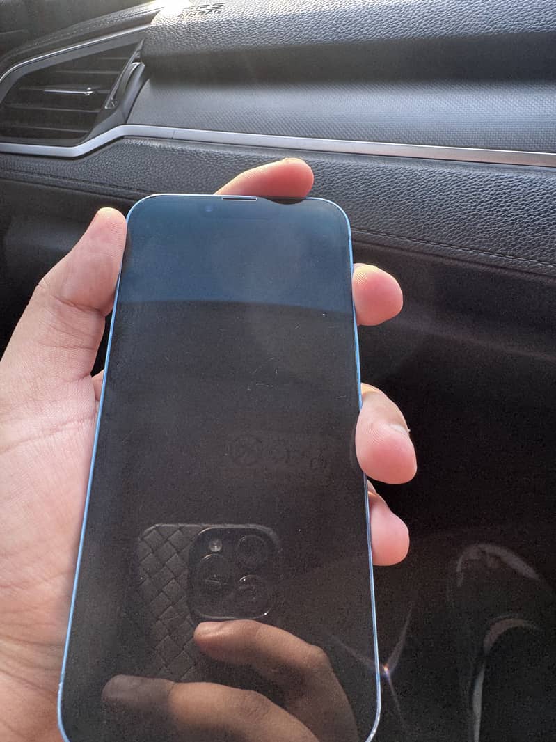 Apple iPhone 13 10