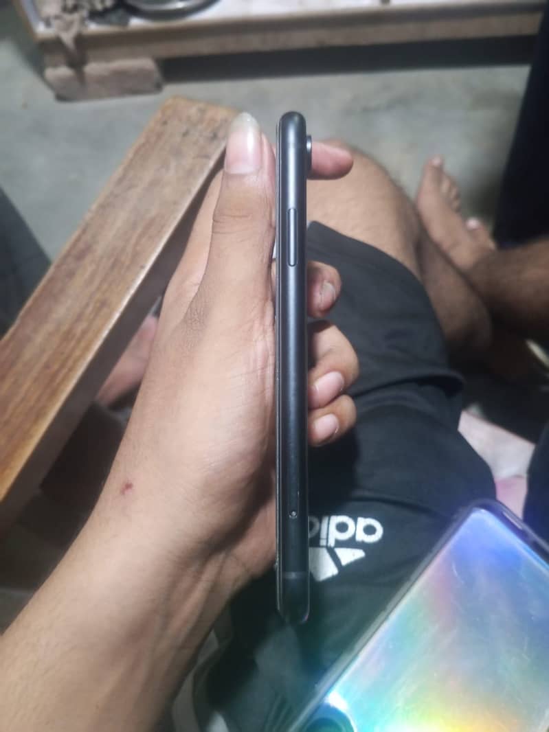 Apple iPhone XR 0