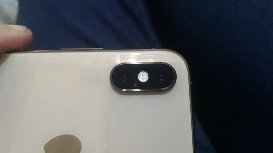Apple iPhone XS Max 1